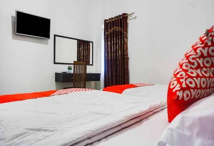 Номер Deluxe, Reddoorz Near Makassar Town Square 2