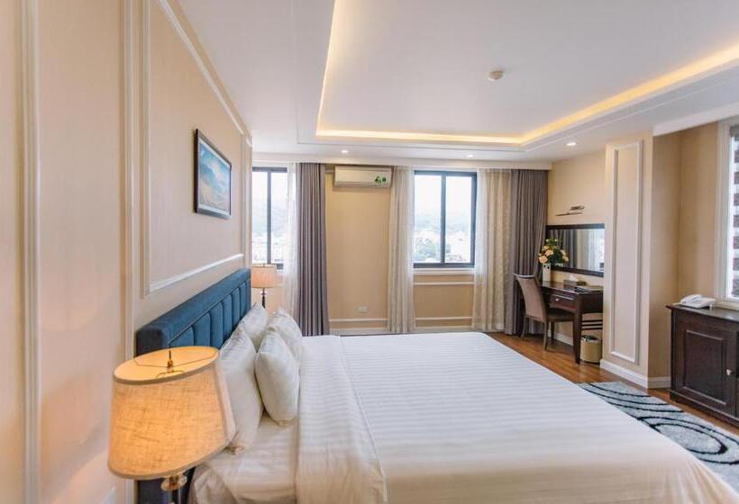 اتاق لوکس, Cao Minh