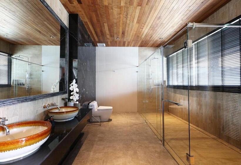 Люкс Повышенной Комфортности, Ananya Lipe Resort