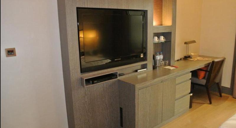 اتاق استاندارد با چشم‌انداز استخر, Virgin Hotels Dallas