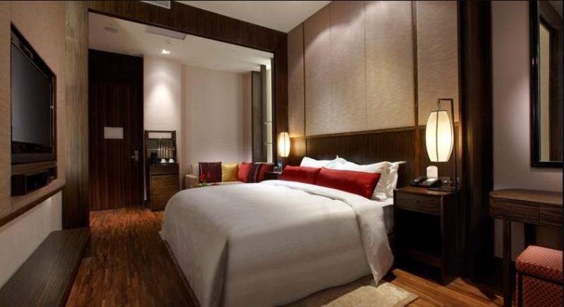 اتاق استاندارد با چشم‌انداز استخر, Virgin Hotels Dallas