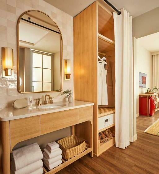 اتاق استاندارد با تخت بزرگ برای معلولان, Virgin Hotels Dallas