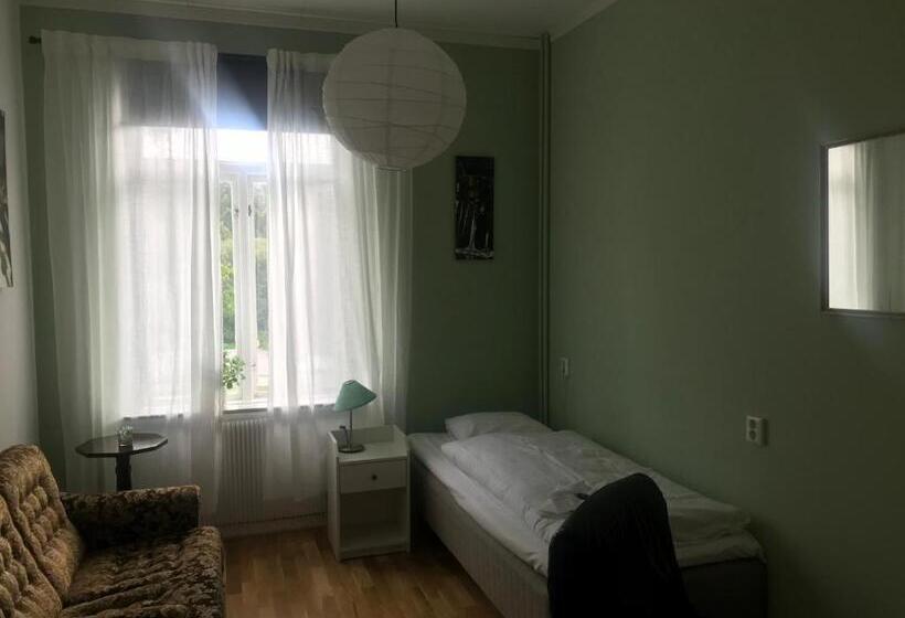 Номер Superior Одноместный, Hunnebergs Gård Hostel & Camping