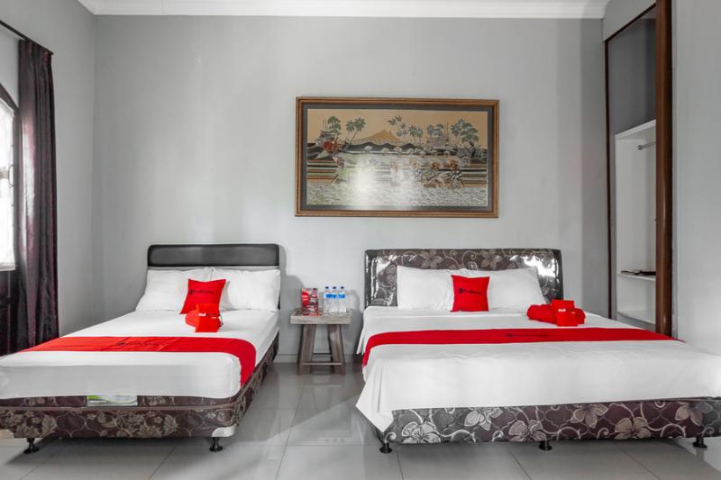 Семейный Номер, Reddoorz Syariah Near Rri Malang