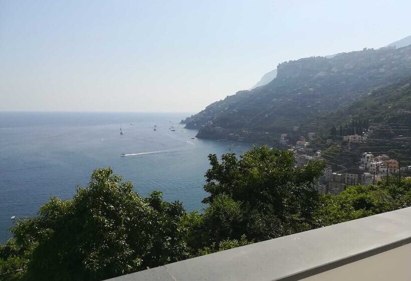 اتاق استاندارد با بالکن و چشم‌انداز دریا, Torre Elisea