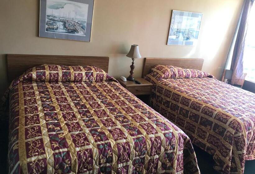 Номер Стандарт, Budget Host Village Inn