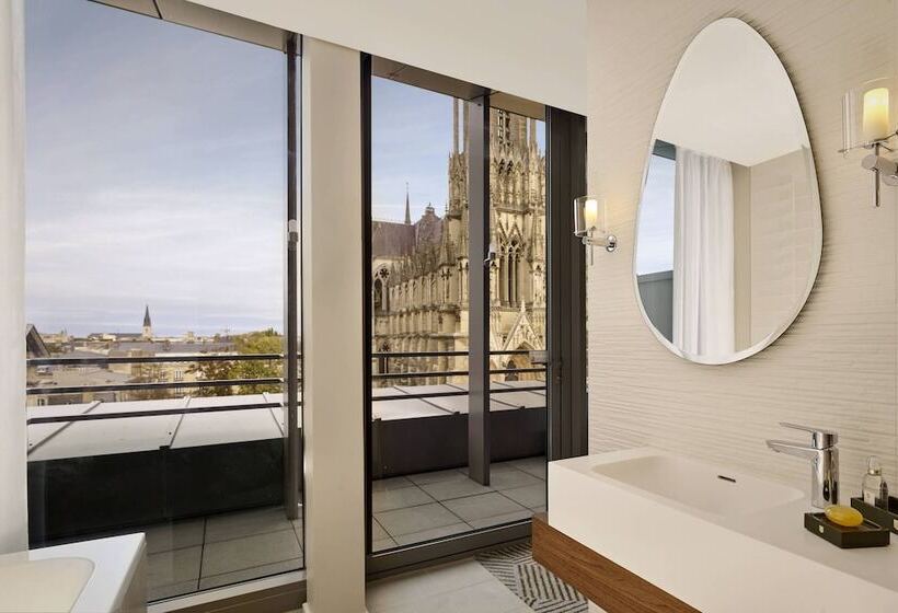 Полулюкс с Видом, La Caserne Chanzy Hotel & Spa, Autograph Collection