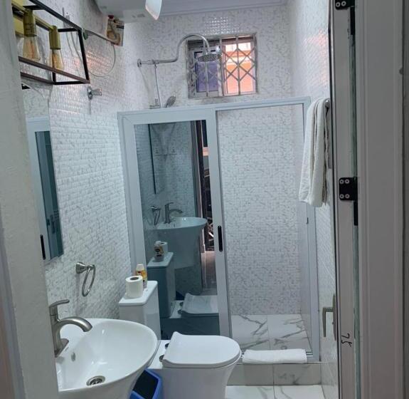 디럭스 스위트 킹 침대, Lady M Guest House