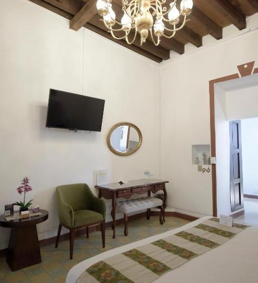 اتاق استاندارد چهارنفره با بالکن, Quinta Alhóndiga Galindo Hotel Boutique