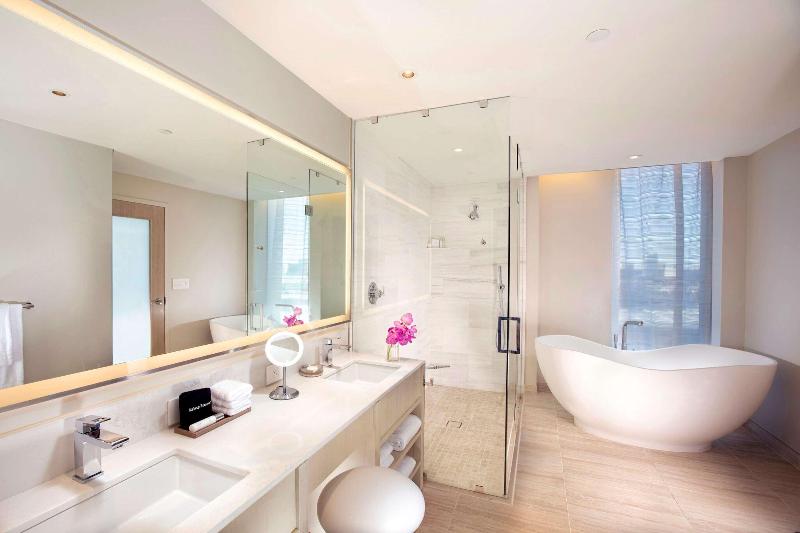 سوئیت برای معلولان, Hall Arts Hotel Dallas, Curio Collection By Hilton