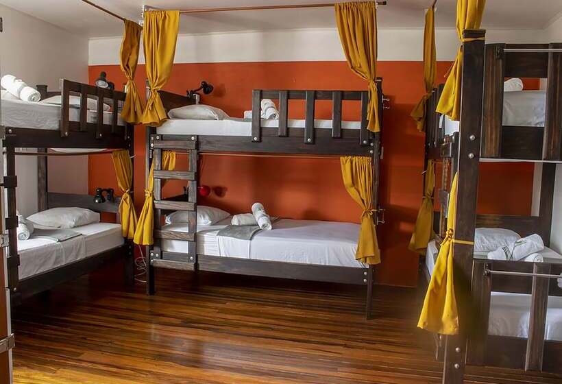 ルームシェアのワンベッド, Eco Stay Hostel