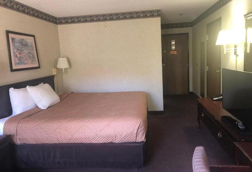 标准工作室, Econo Lodge Inn & Suites