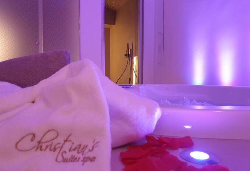 Люкс с гидромассажем, Christian S Suites & Spa