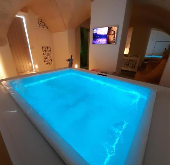 Люкс Deluxe Кровать Кинг, Christian S Suites & Spa