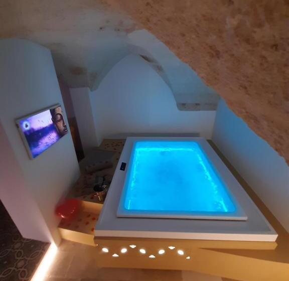 Люкс Deluxe Кровать Кинг, Christian S Suites & Spa