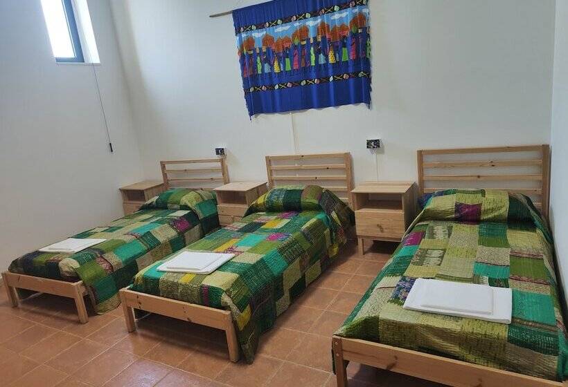 اتاق استاندارد سه نفره, Beteyà Hostel Don Bosco