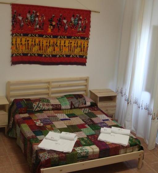 اتاق لوکس با چشم‌انداز دریا, Beteyà Hostel Don Bosco