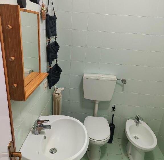 اتاق لوکس با چشم‌انداز دریا, Beteyà Hostel Don Bosco