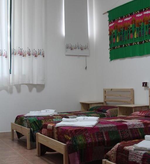 اتاق استاندارد سه نفره, Beteyà Hostel Don Bosco