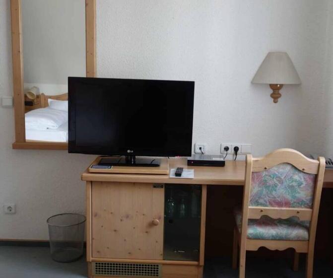 Семейный Номер, Bayerischer Hof