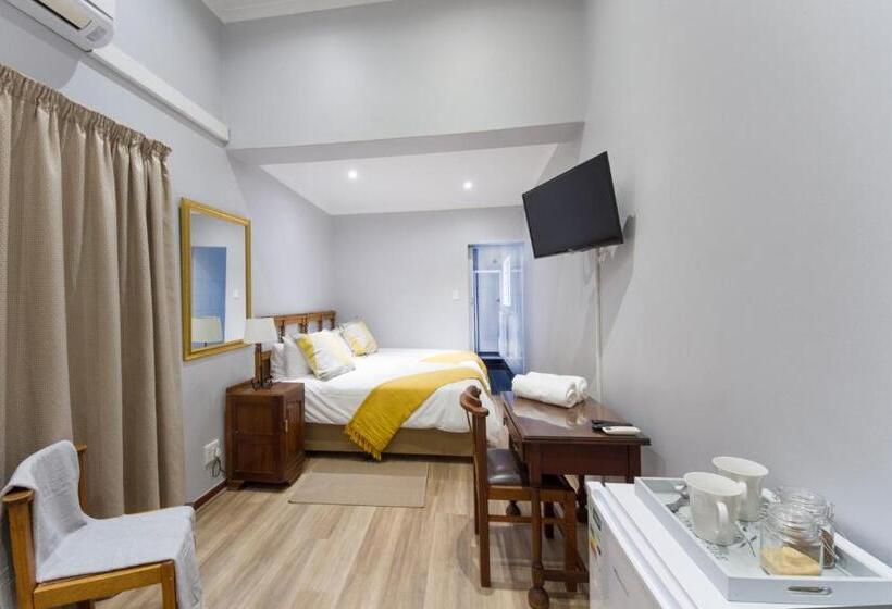 Номер Deluxe, @abelia Guest House