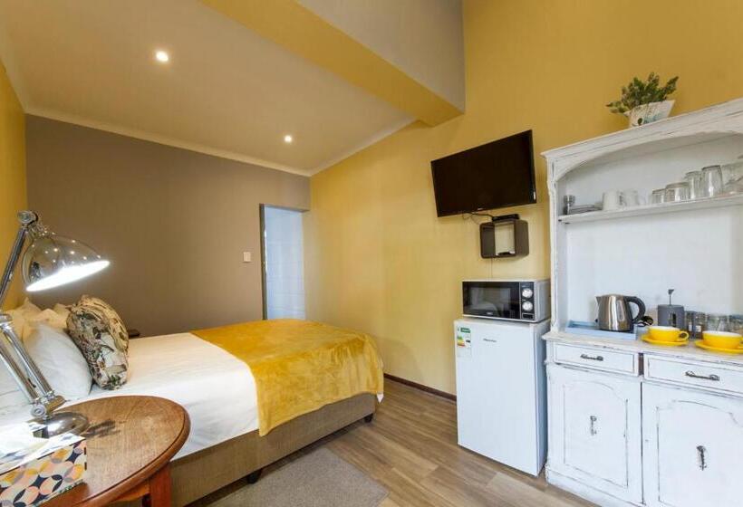 Номер Deluxe, @abelia Guest House
