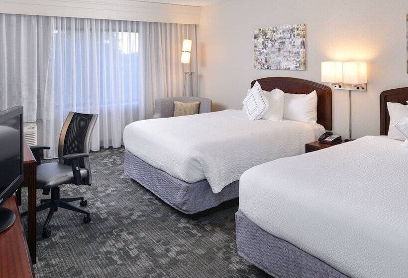 Номер Стандарт, Courtyard By Marriott Charlotte Matthews
