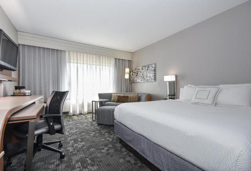Номер Стандарт Кровать Кинг Адаптированный для Инвалидов, Courtyard By Marriott Charlotte Matthews