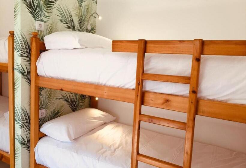 Кровать в Общей Комнате, Oasis Backpackers Hostel Sintra Surf