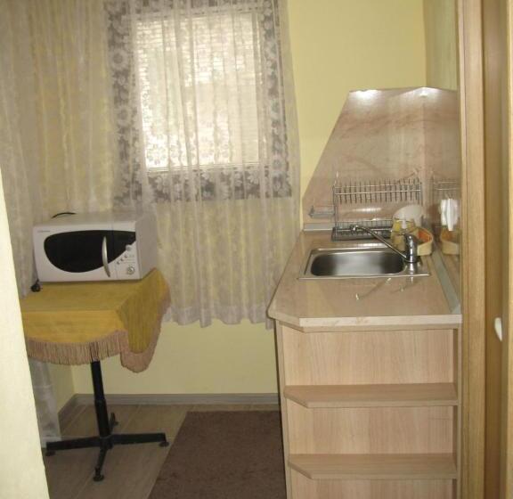 Апартаменты 2 Спальни, Guest House Lori