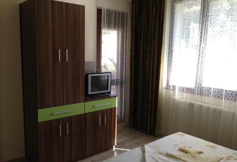Апартаменты 2 Спальни, Guest House Lori