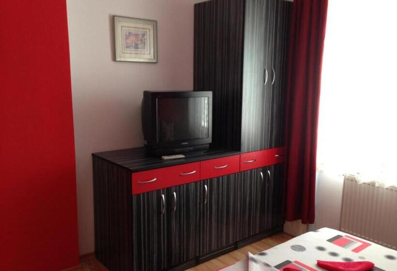 Номер Стандарт Вид на Горы, Guest House Lori