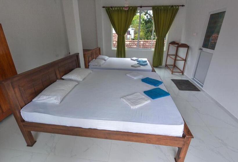 اتاق لوکس چهار تخته, Mallika Resort