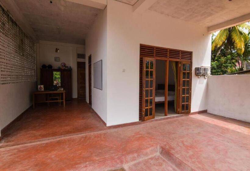 اتاق لوکس با تخت بزرگ, Mallika Resort