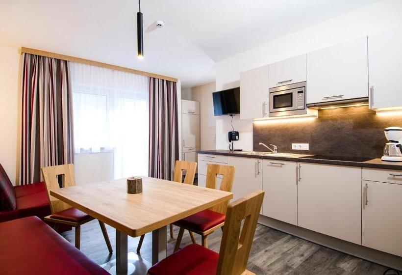 Apartamento 1 Dormitório com Sacada, Apart Forum