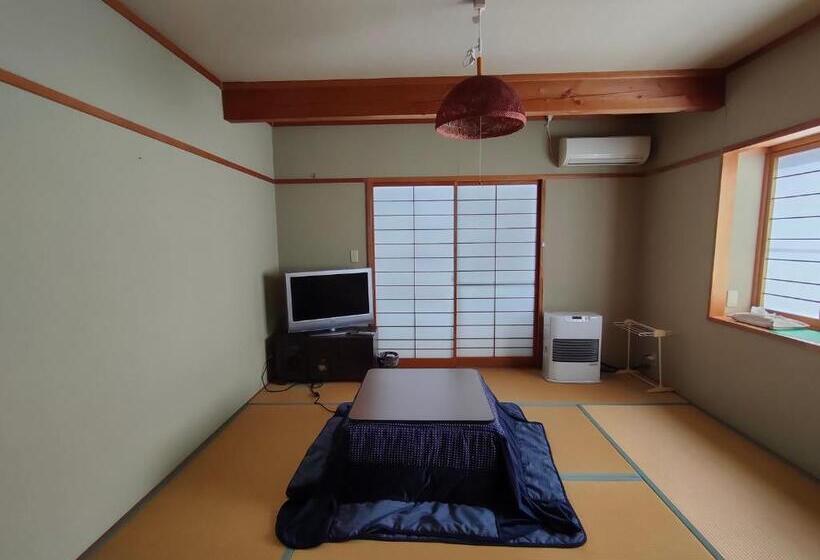 Семейный Номер Совместный Санузел, Funky Monkey Lodge, Myoko ファンキーモンキーロッジ 妙高