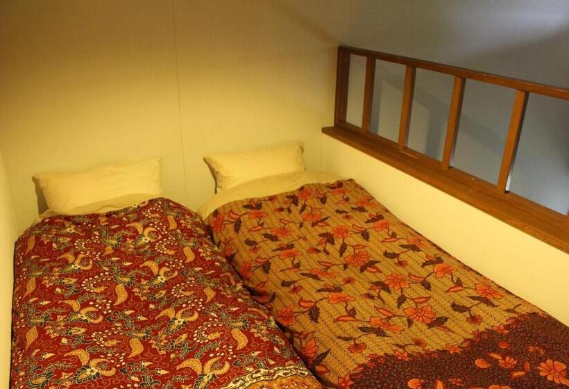 Семейный Номер Совместный Санузел, Funky Monkey Lodge, Myoko ファンキーモンキーロッジ 妙高