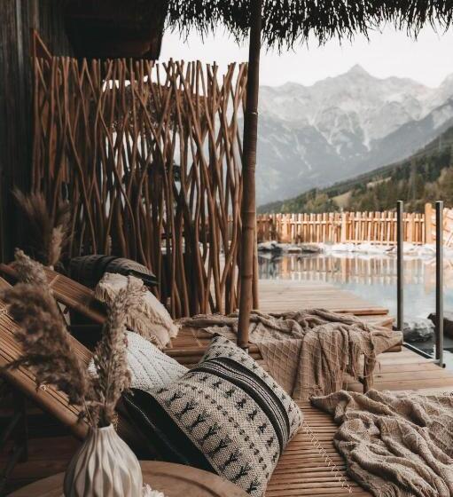 Люкс с Террасой, Jufenalm Boho Hotel & Restaurant
