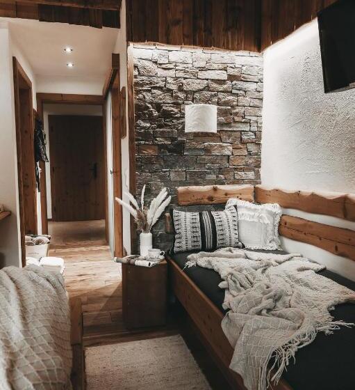 Номер Стандарт Трехместный, Jufenalm Boho Hotel & Restaurant