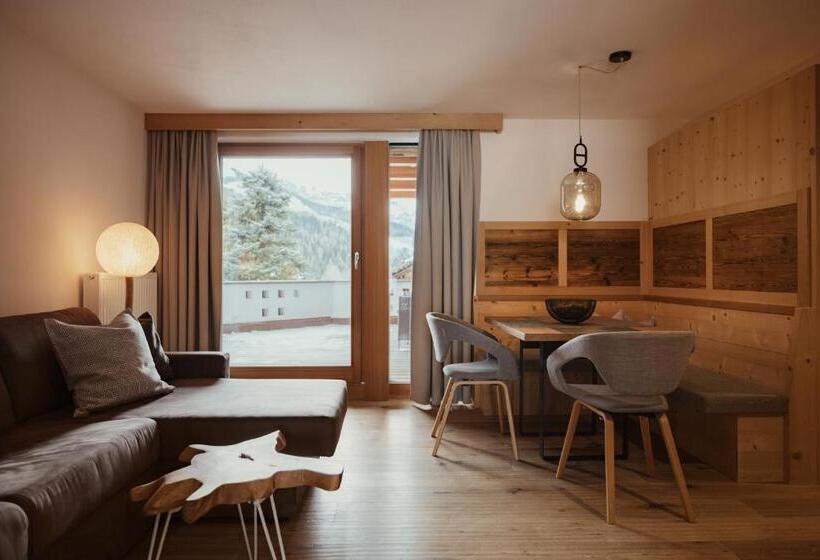Апартаменты 2 Спальни, Villa Flora Mountain Lodges