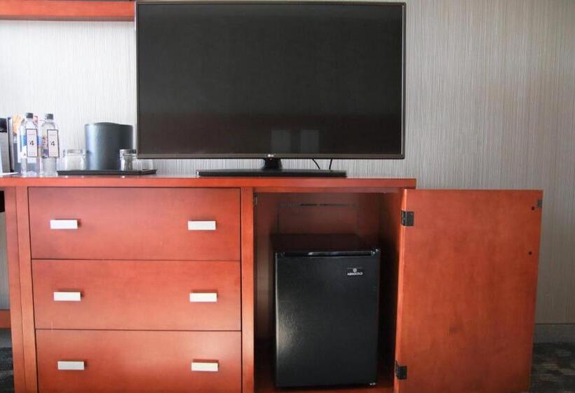 Номер Стандарт, Courtyard Waterbury Downtown