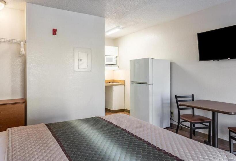 Студия Стандарт, Hometowne Studios Nashville  Airport/ Briley Pkwy