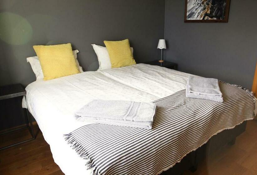 اتاق لوکس, Armot Guesthouse
