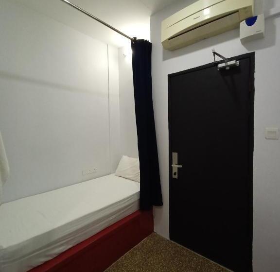 Номер Стандарт, Beds In Garden Hostel Sdn Bhd