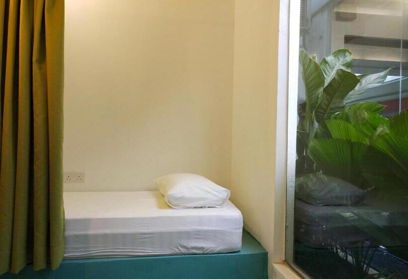 Family Suite, Beds In Garden Hostel Sdn Bhd