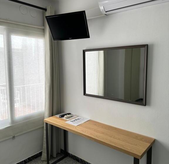 Quarto Estandar Individual, L'illa