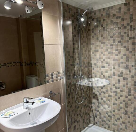 Quarto Estandar Individual, L'illa