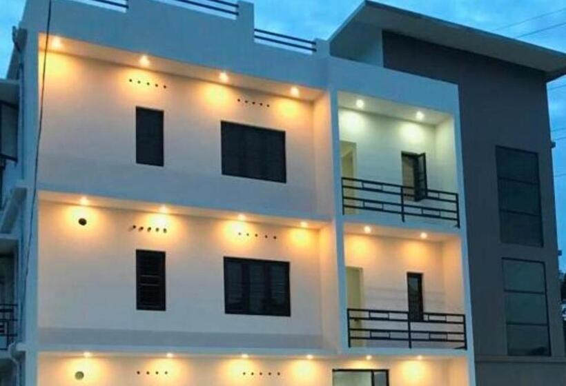 اتاق لوکس چهار تخته, Coral Homes
