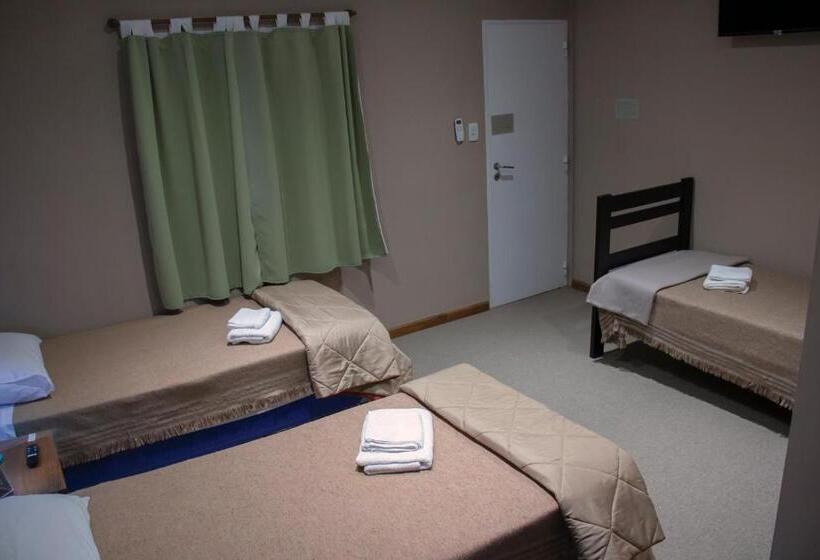 Номер Стандарт Трехместный, Caminos Hostal