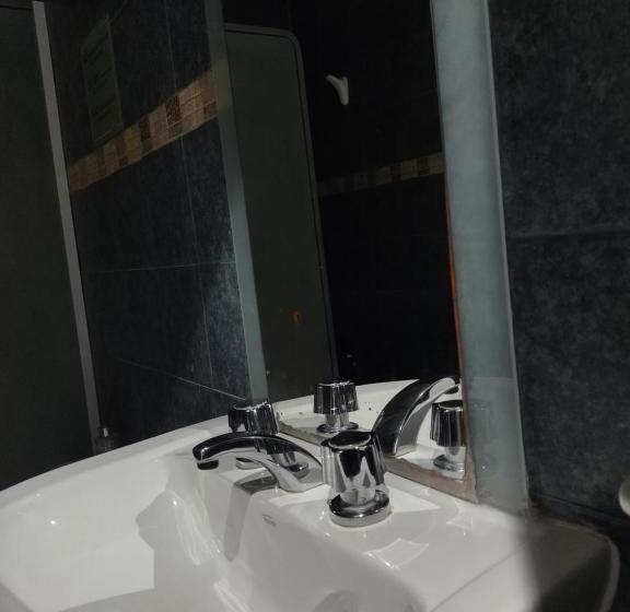 Трехместный Номер Комфорт, Caminos Hostal